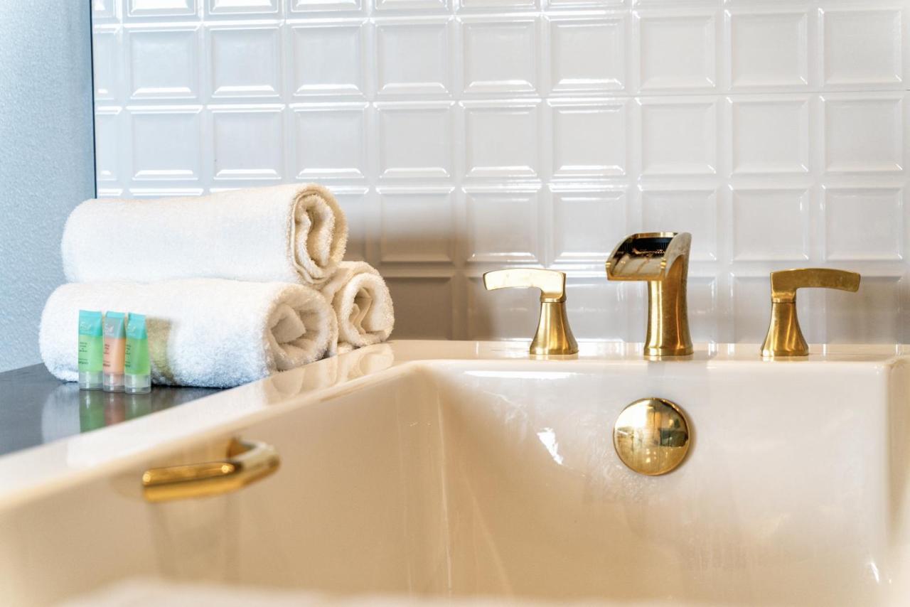Aspire Inn Studios & Spas Bellflower Zewnętrze zdjęcie